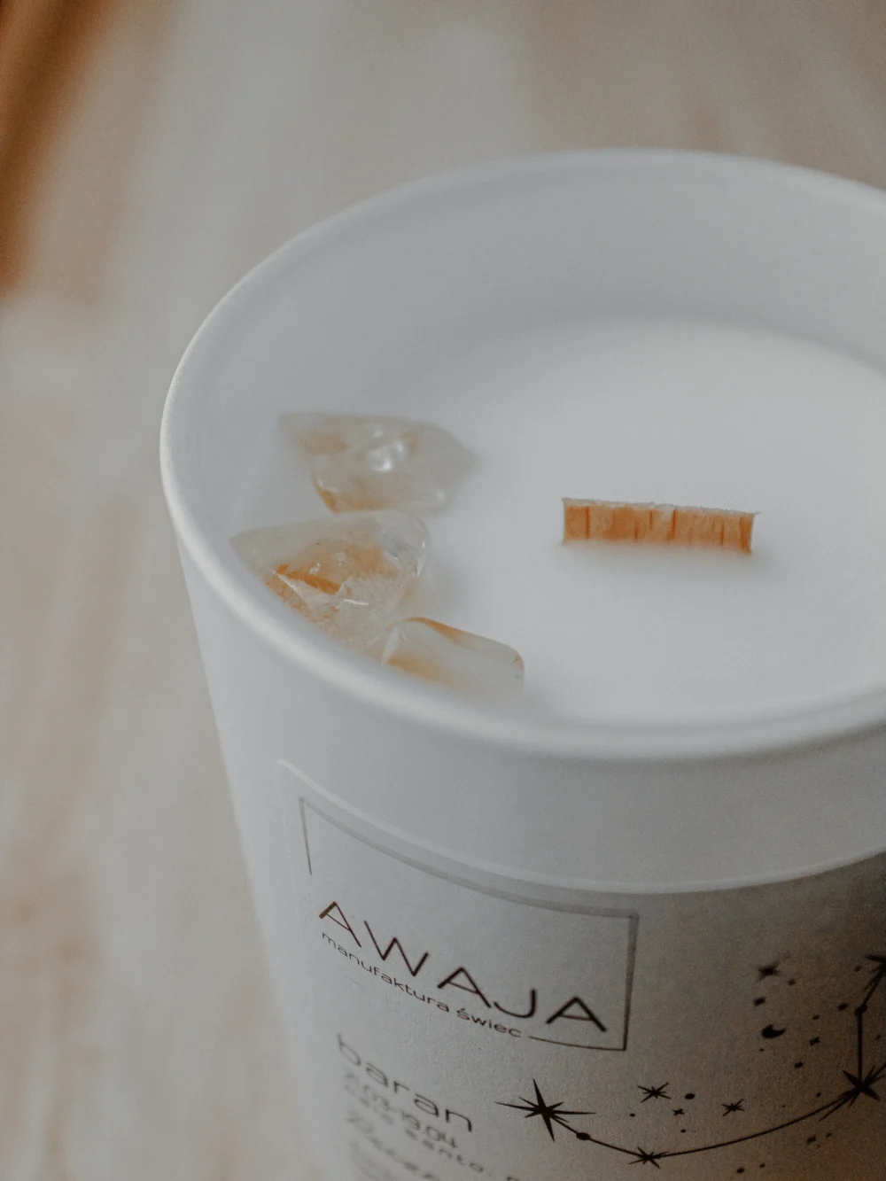 ręcznie robiona świeca sojowa