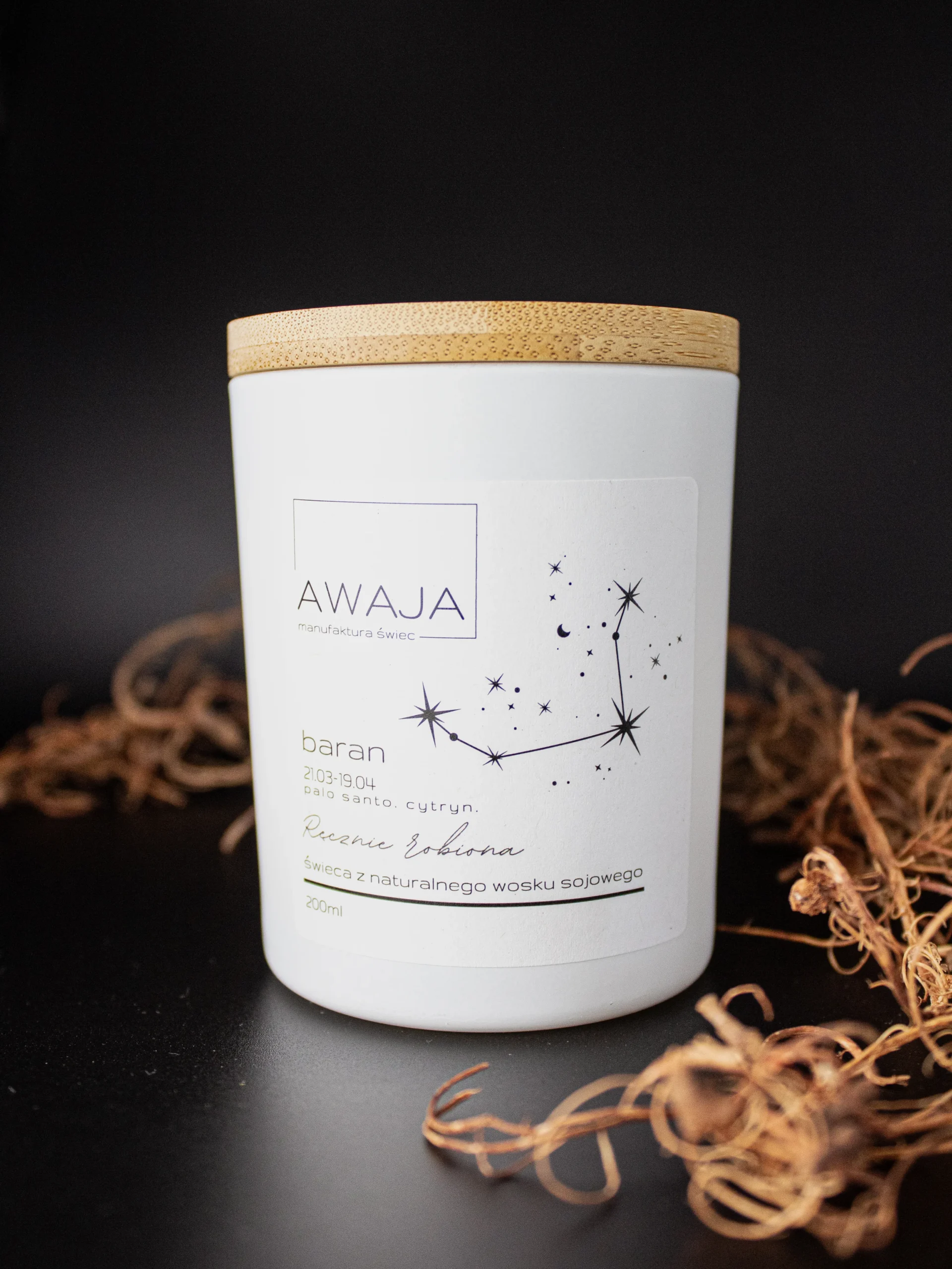 ręcznie robiona świeca sojowa