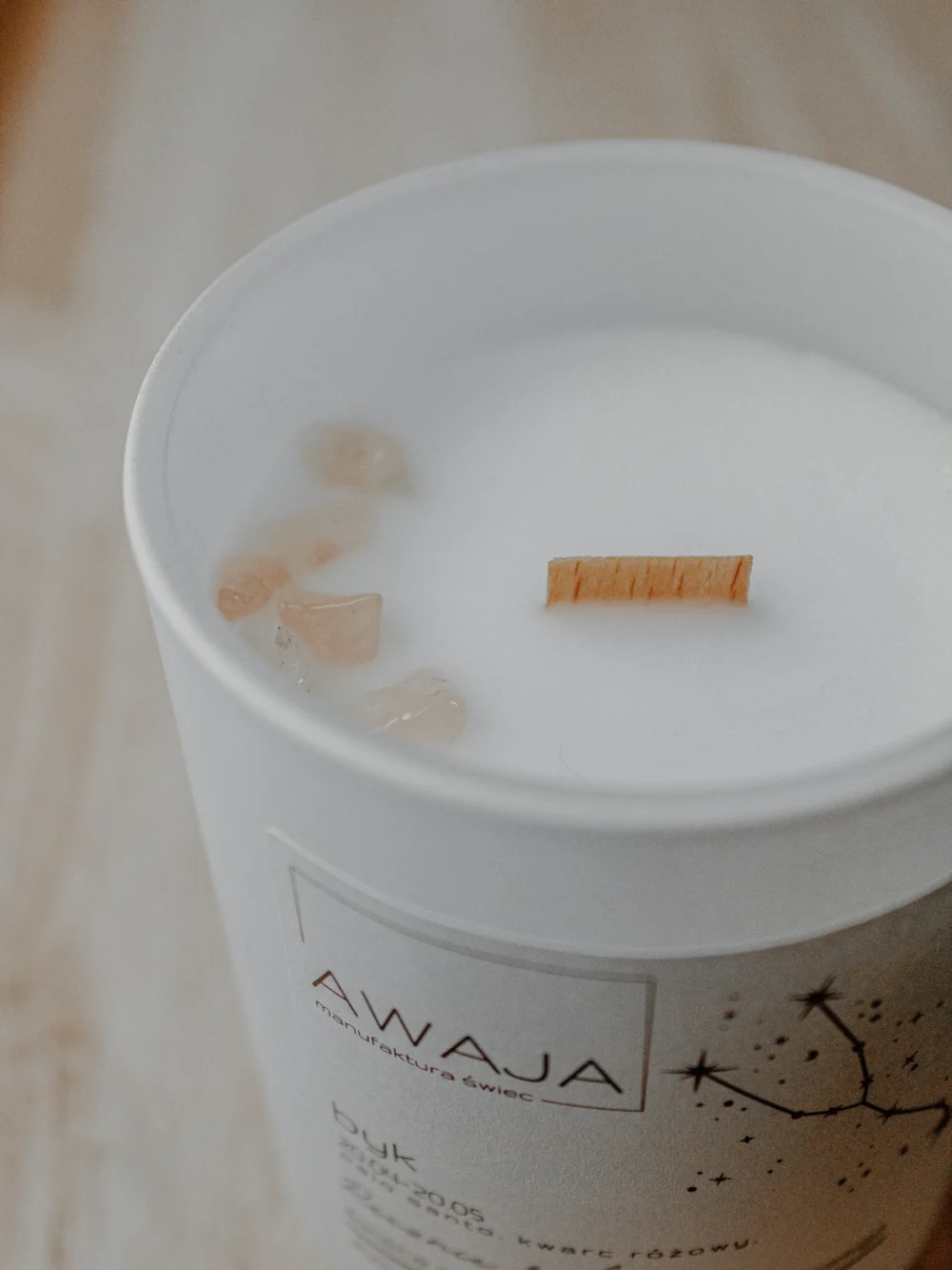 ręcznie robiona świeca sojowa