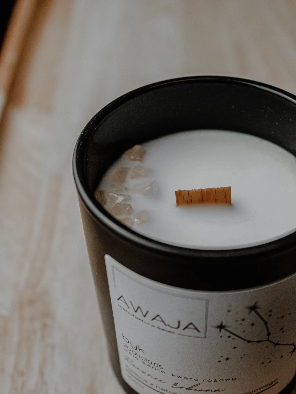 ręcznie robiona świeca sojowa