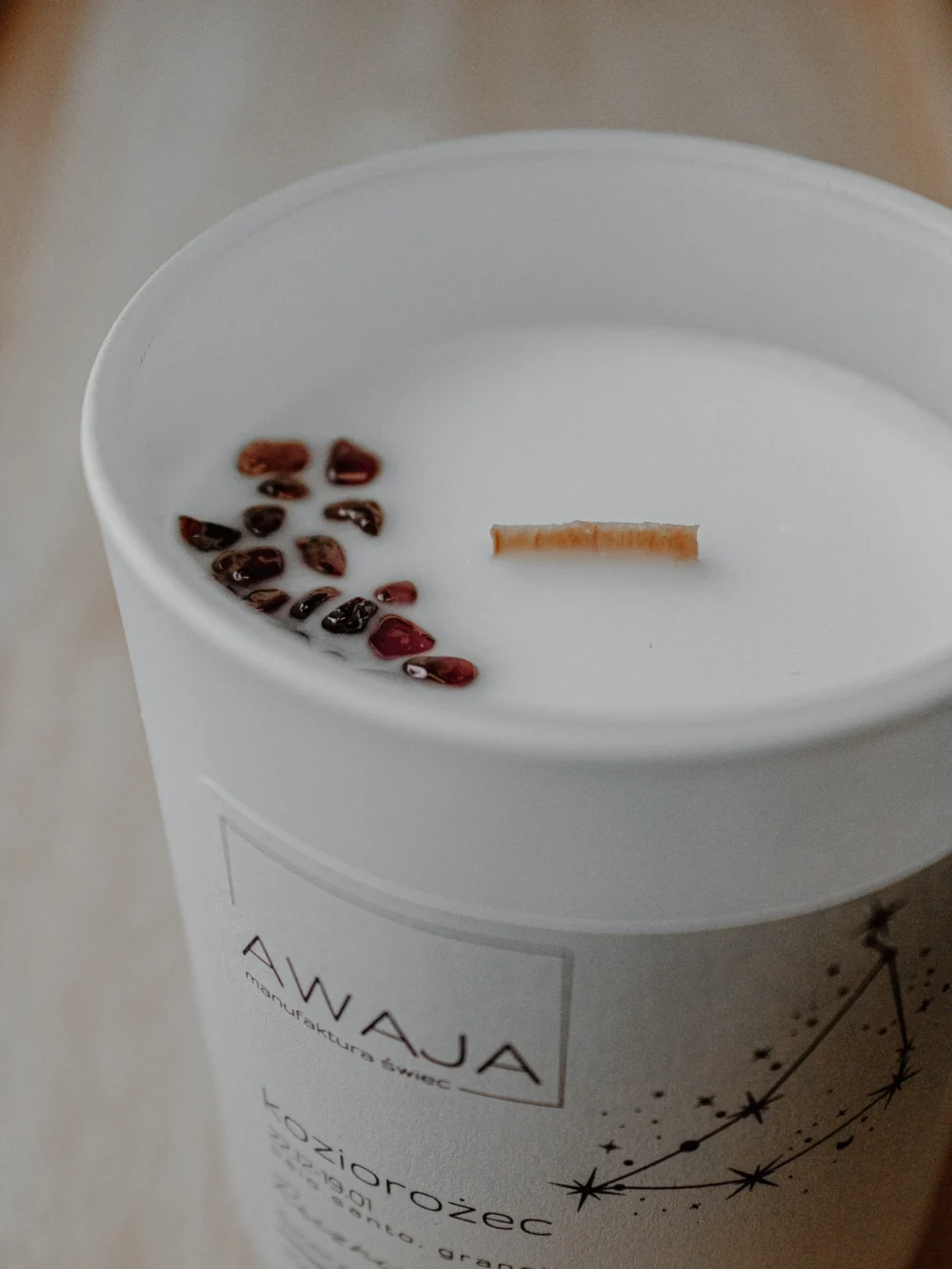 ręcznie robiona świeca sojowa