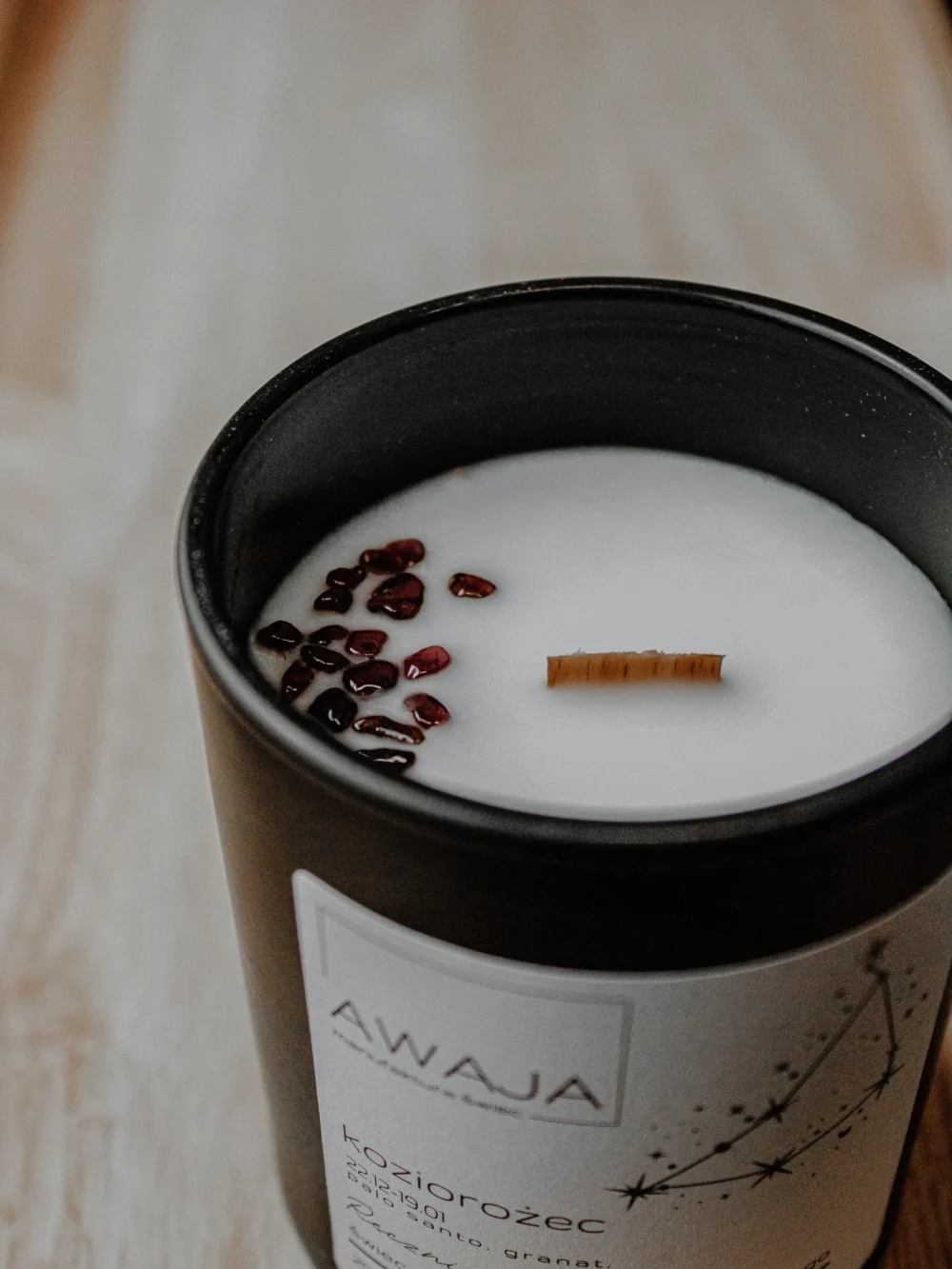 ręcznie robiona świeca sojowa