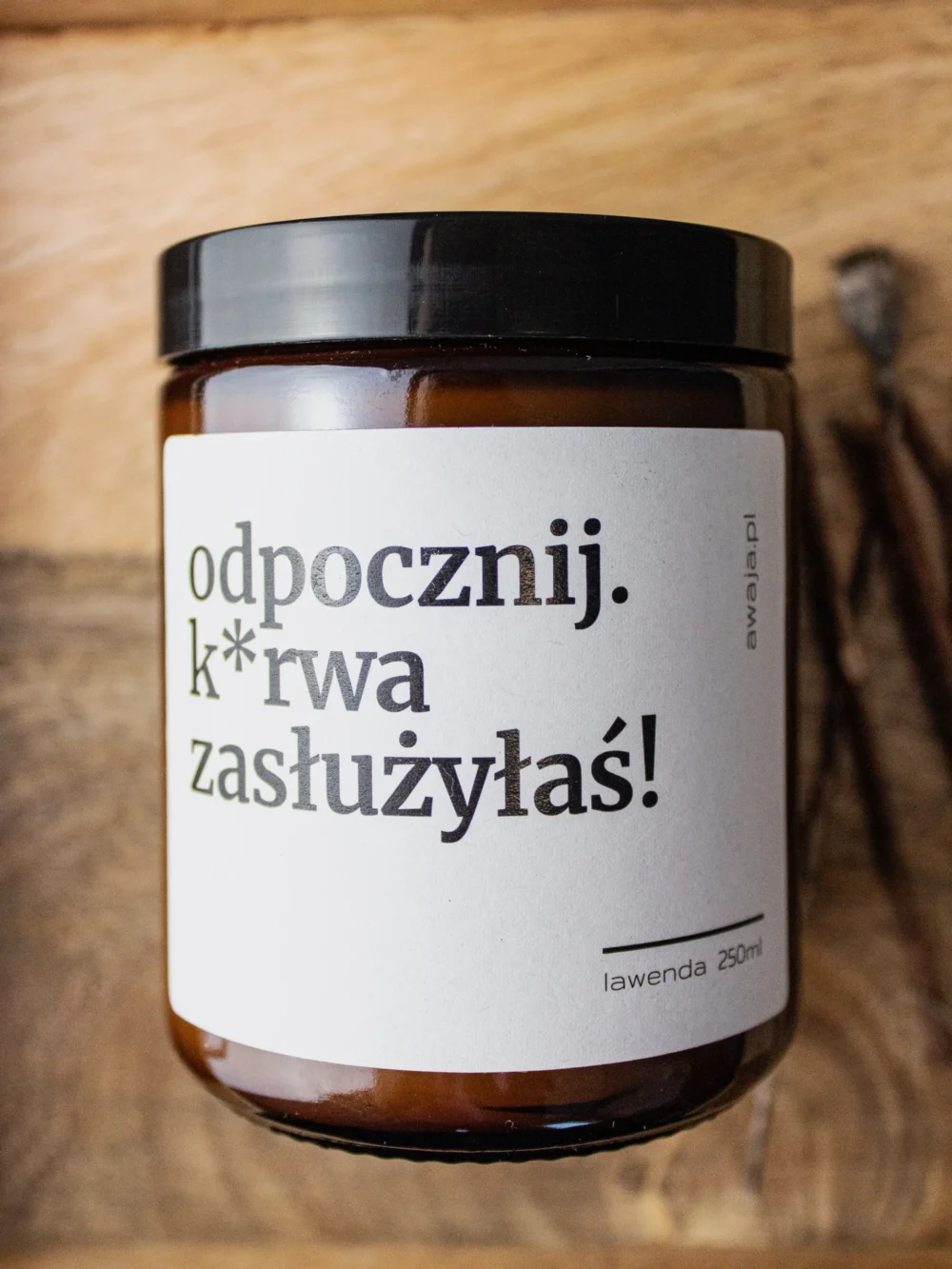 ręcznie robiona świeca sojowa