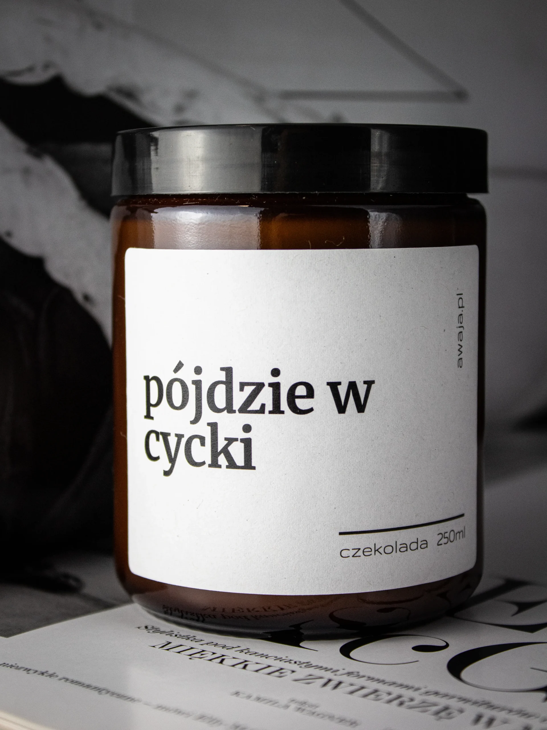 ręcznie robiona świeca sojowa