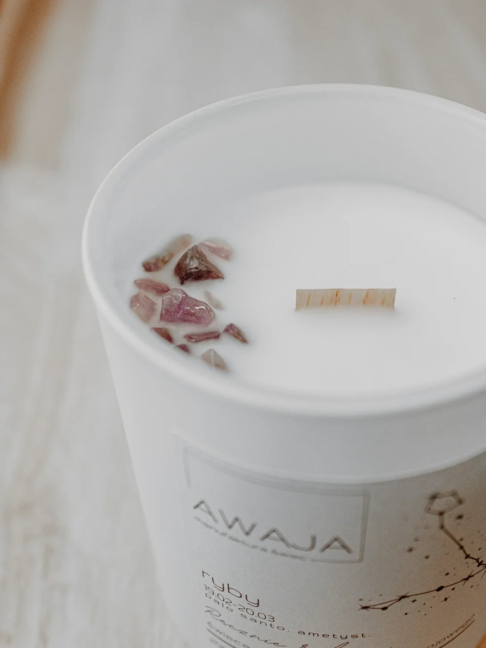 ręcznie robiona świeca sojowa