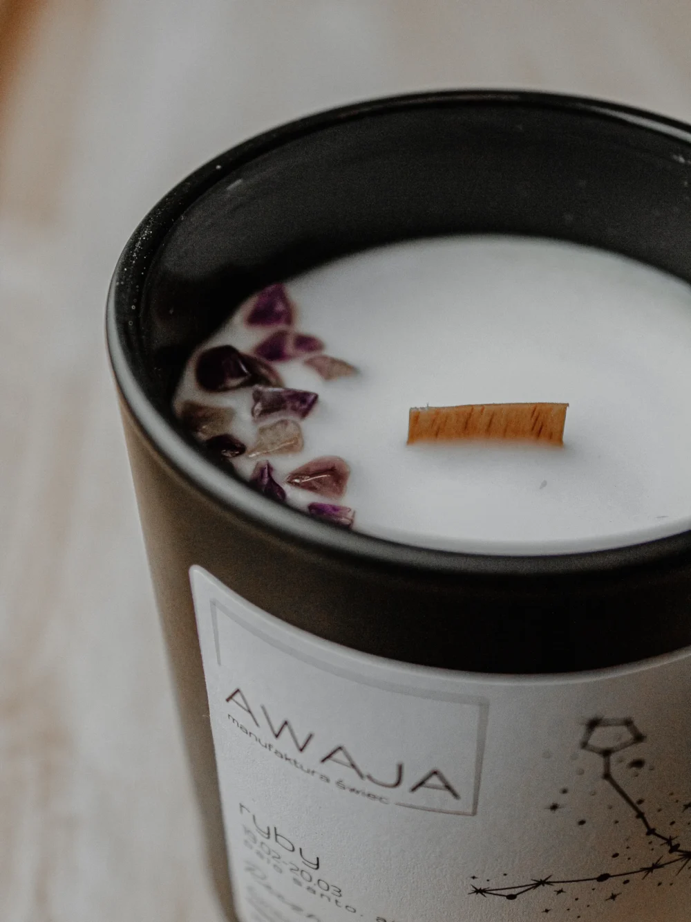 ręcznie robiona świeca sojowa