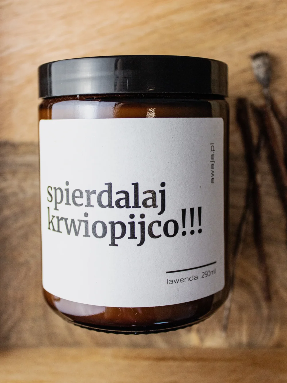 ręcznie robiona świeca sojowa