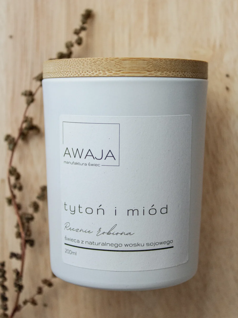ręcznie robiona świeca sojowa