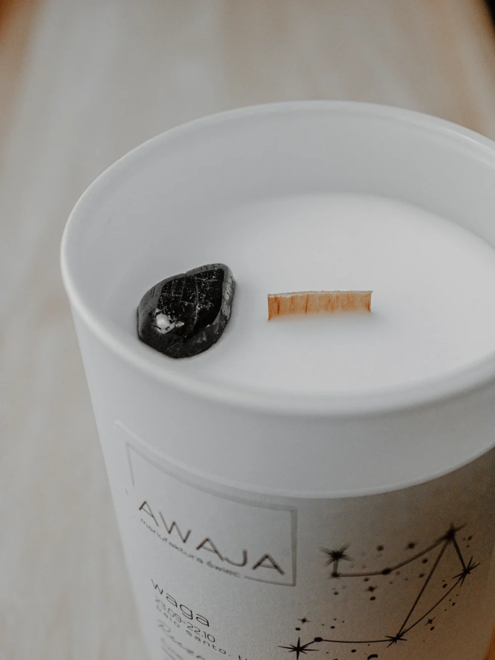 ręcznie robiona świeca sojowa