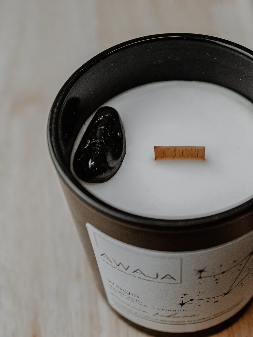 ręcznie robiona świeca sojowa